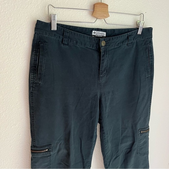 Columbia Cropped Cargo Pants - Picture 9 of 9